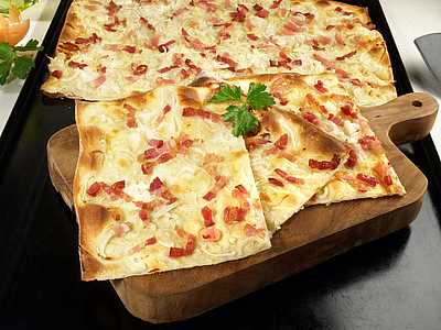 Flammkuchen © Food Impressions